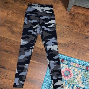 pink by VS camo leggings xs